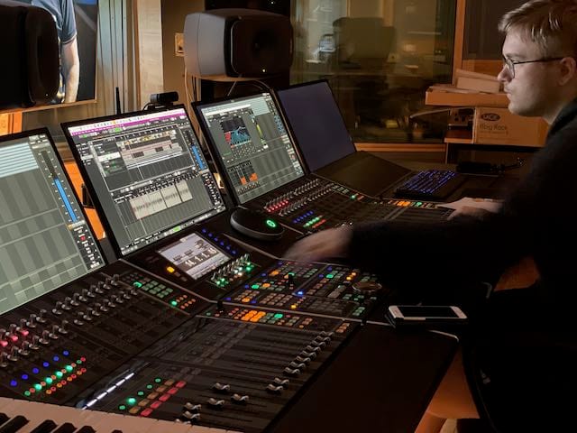 Mixing desk for post production